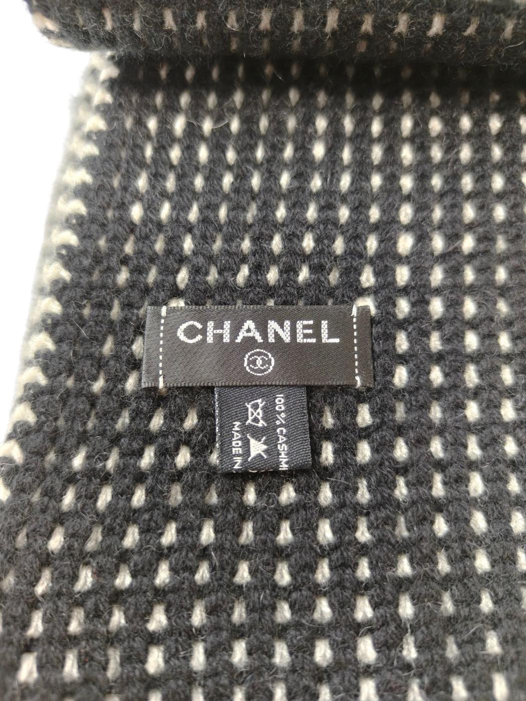 CHANEL シャネル カシミヤ ココマーク リブ編み マフラー 黒×白 管理番号:11775