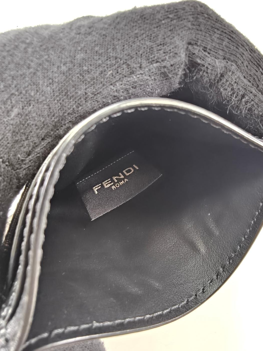 FENDI フェンディ ズッカ柄 カードケース パスケース 名刺入れ ブラウン×ブラック 管理番号:10570