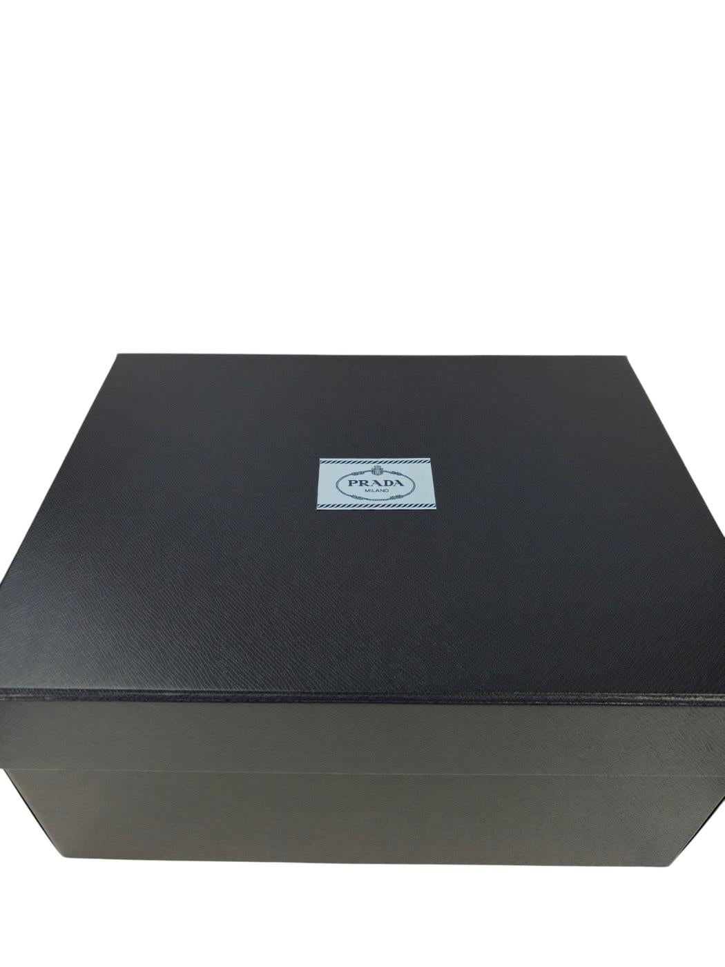 PRADA 普拉达 黑色小号皮革托特包 商品编号:11367