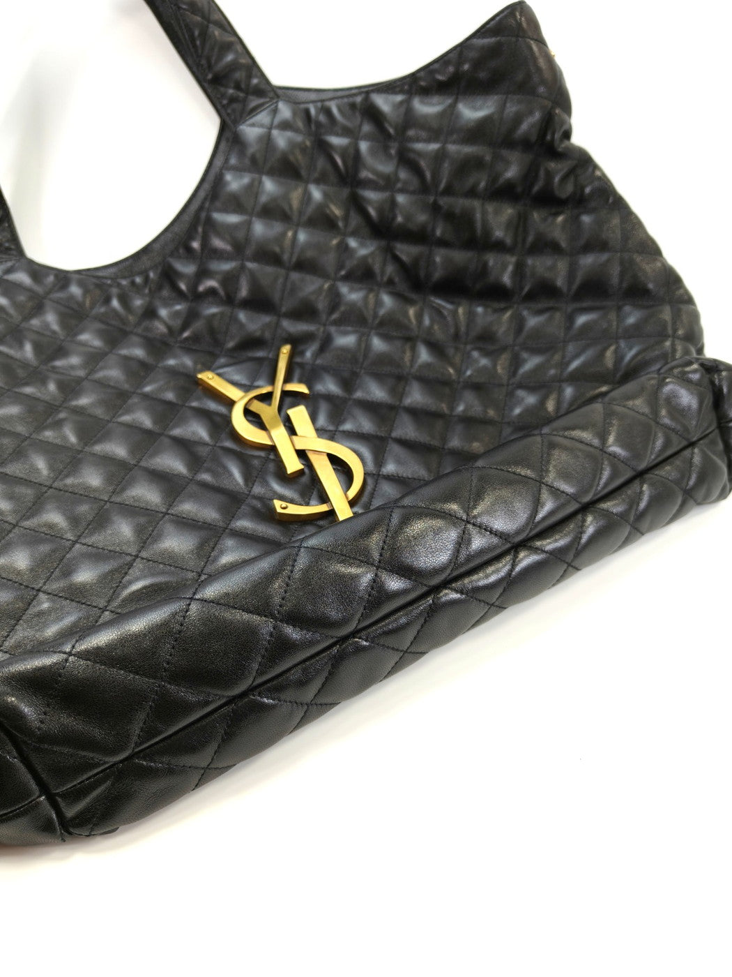 SAINT LAURENT PARIS Ikar 黑色羊皮超大号托特包。产品编号:10022。