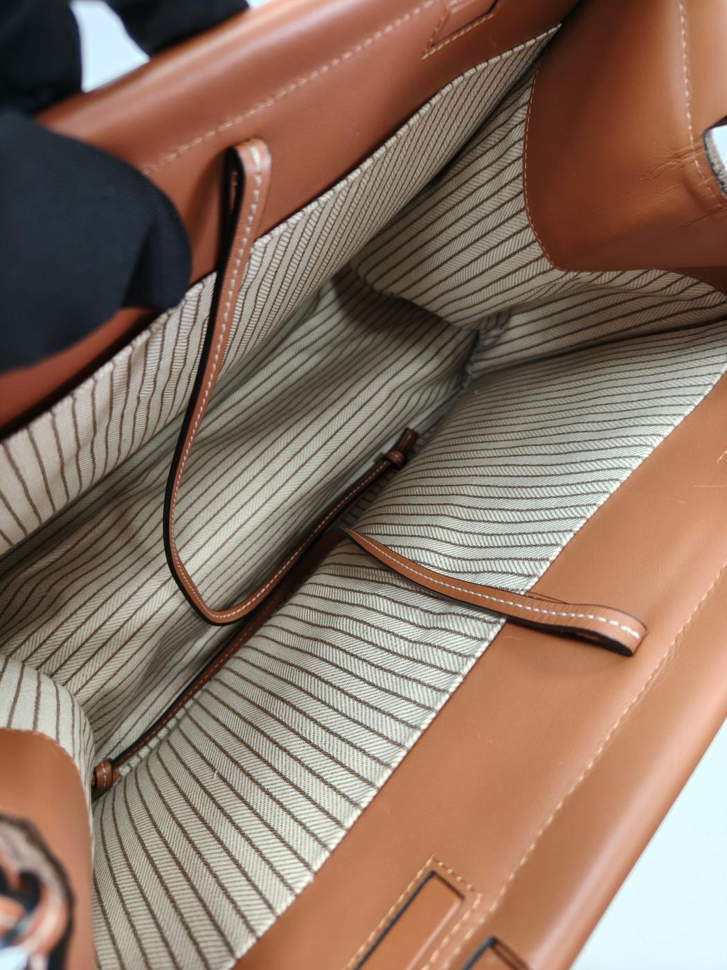 LOEWE ロエベ クッショントート スモール 330.02AA93 トートバッグ ブラウン 管理番号:9968