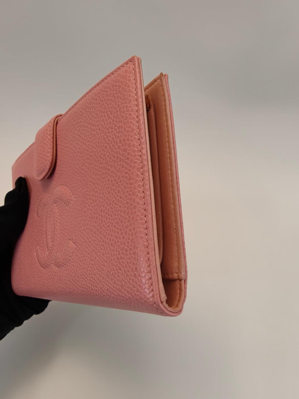 CHANEL シャネル キャビアスキン ココマーク がま口 二つ折り 財布 ピンク 管理番号：10152