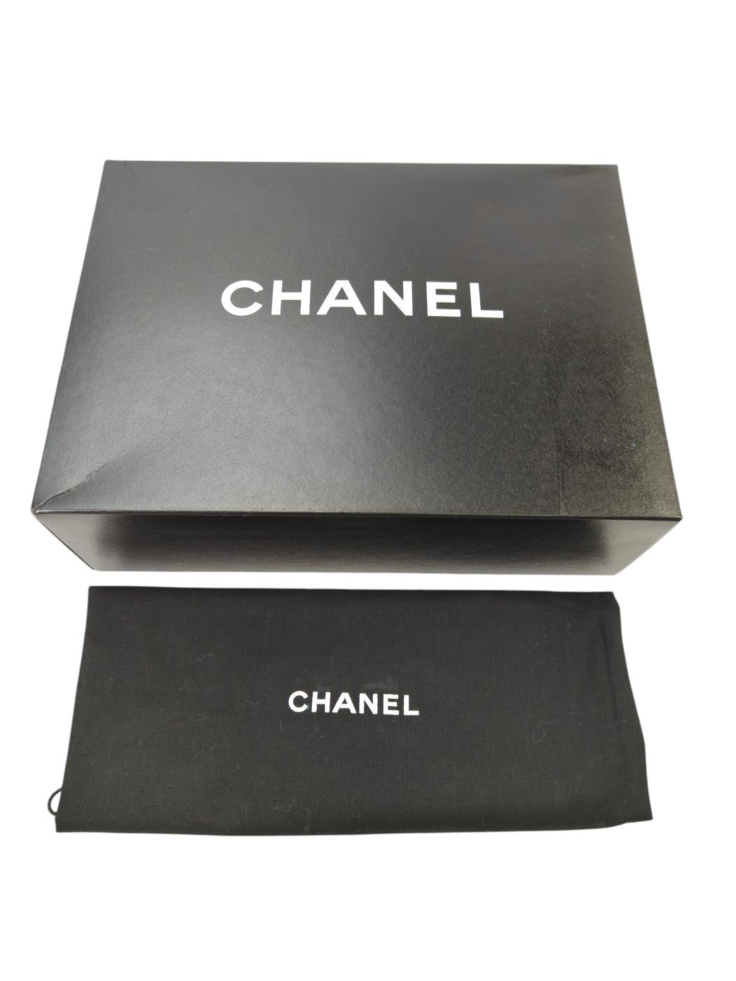 CHANEL シャネル マトラッセ30 キャビアスキン チェーンショルダー ブラック 管理番号：10972
