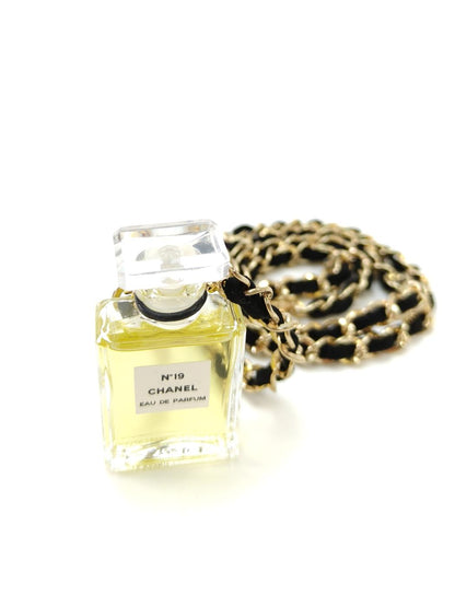 CHANEL No.19 Perfume Bottle Necklace Gold Item number: 11042