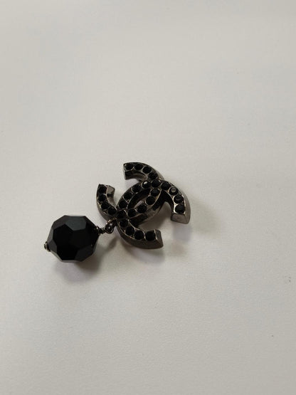 CHANEL Coco Mark Rhinestone Brooch Black Product number: 11229