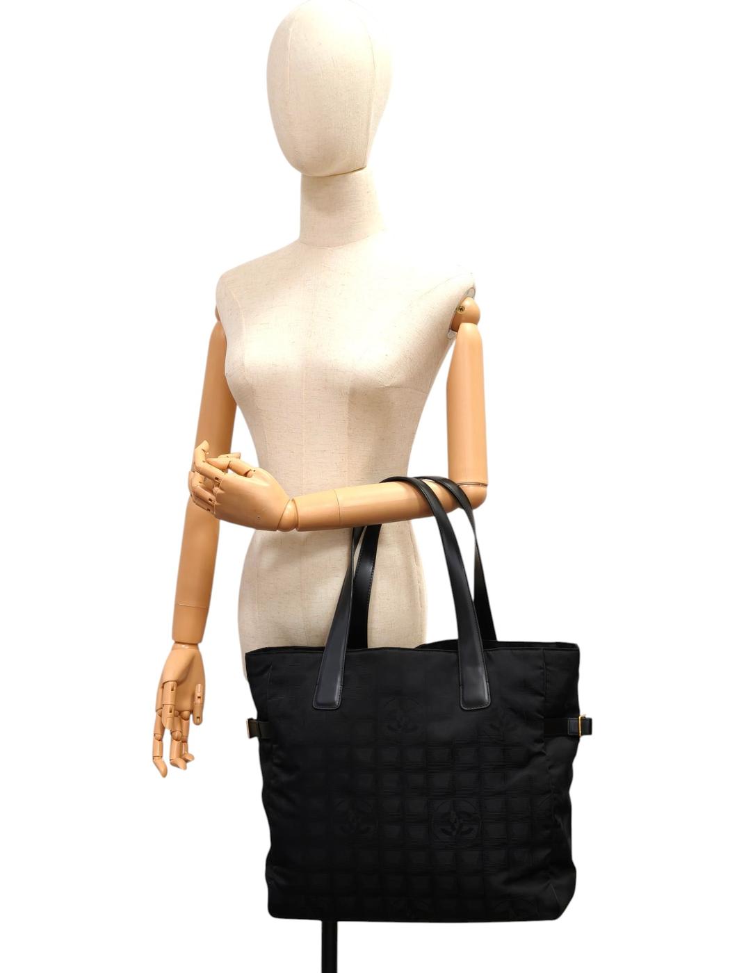 CHANEL シャネル ニュートラベルライン トートバッグ MM ブラック 管理番号：11409