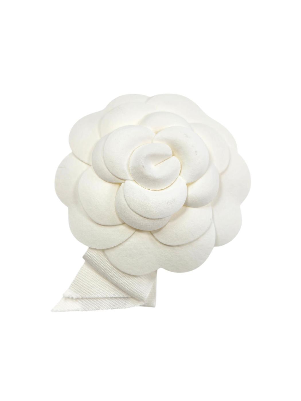 CHANEL 香奈儿 双C标志 爱心水钻 仿珍珠 有划痕 耳环 银色 管理编号：11479