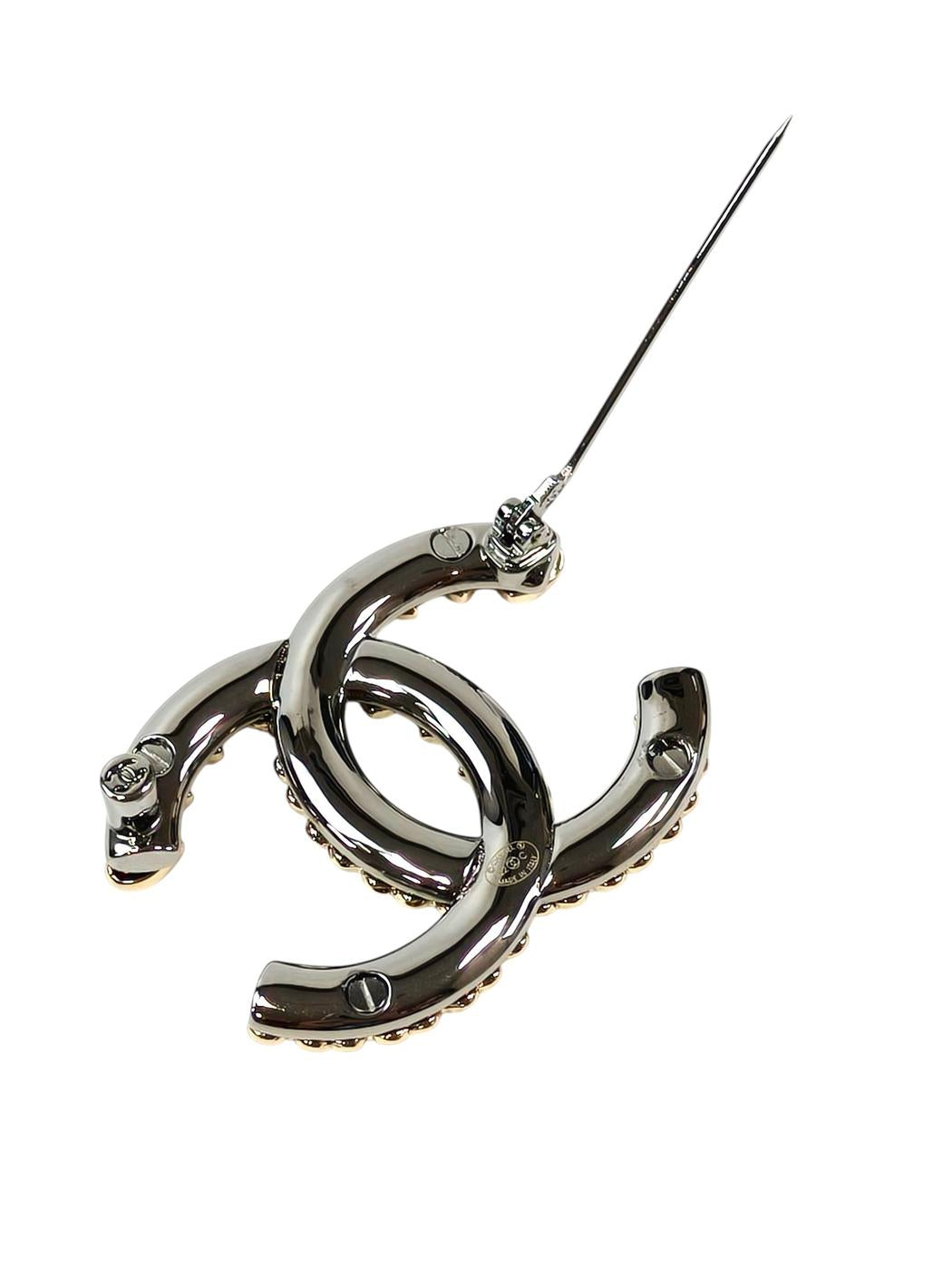 CHANEL Coco Mark Heart Metal 2022 Brooch Silver x Gold Product number: 11686