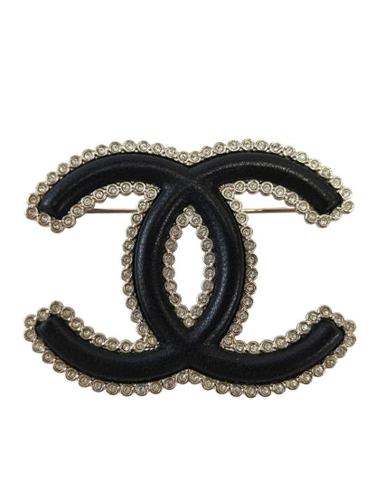 CHANEL 香奈儿 双C标志 水钻×皮革 带瑕疵A22B 胸针 黑色×银色 管理编号：11872