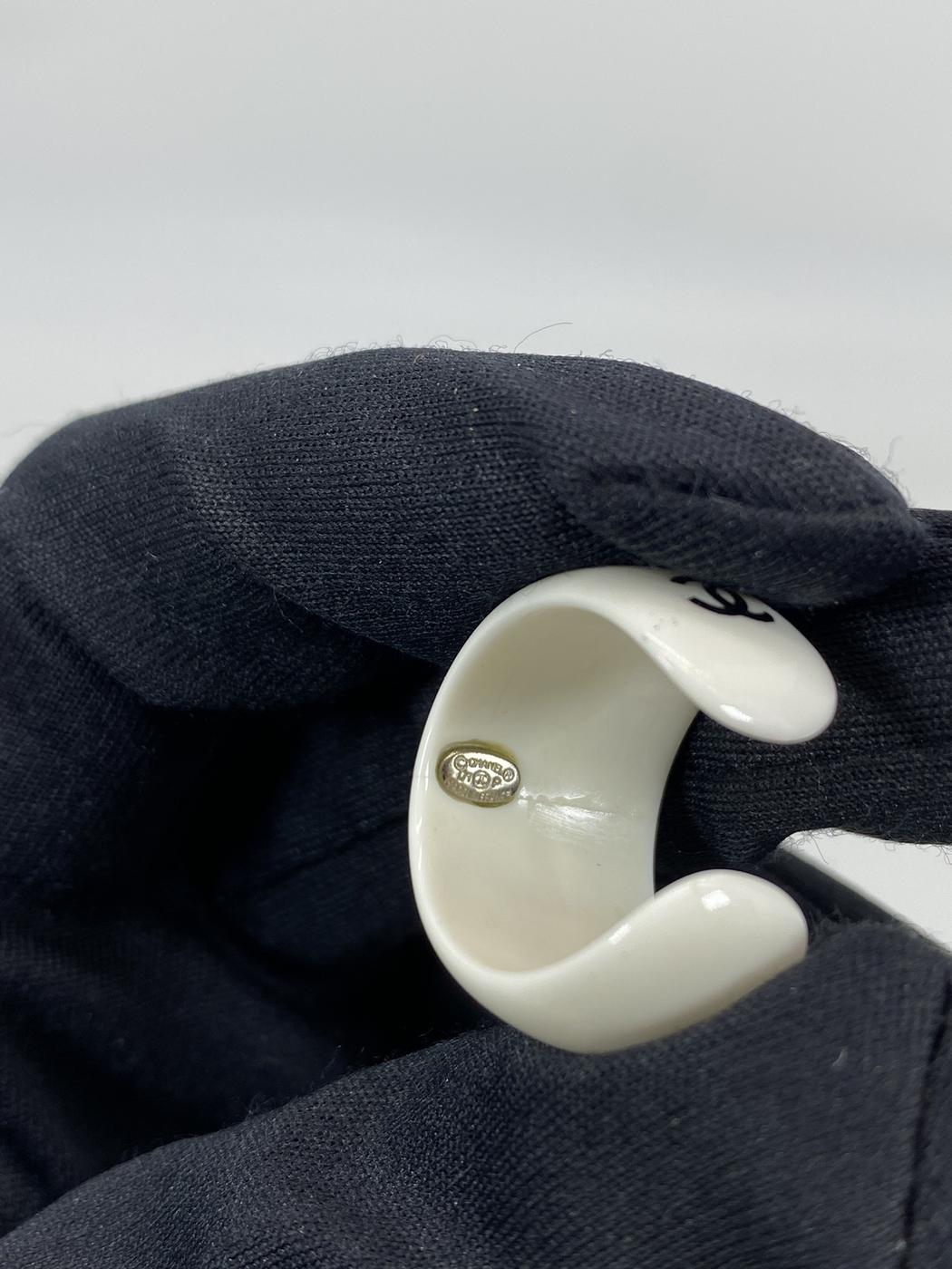 CHANEL シャネル リング 指輪 ココマーク 白 01P 管理番号：7379