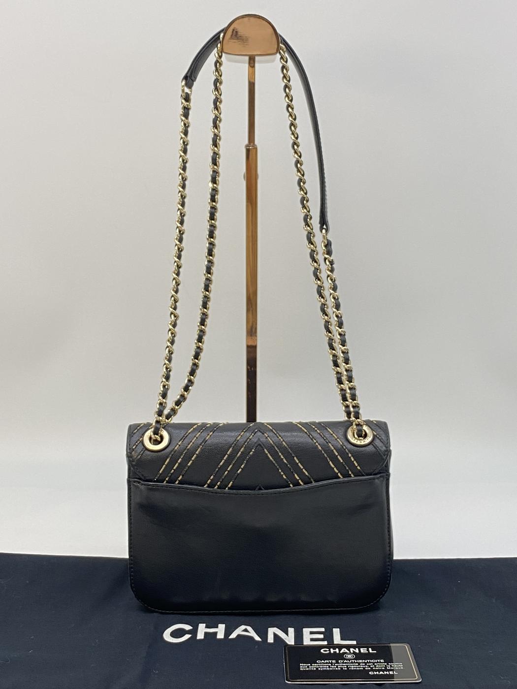 シャネル CHANEL フラップ V ステッチ チェーン ショルダーバッグ 2WAY ココマーク 管理番号：8275