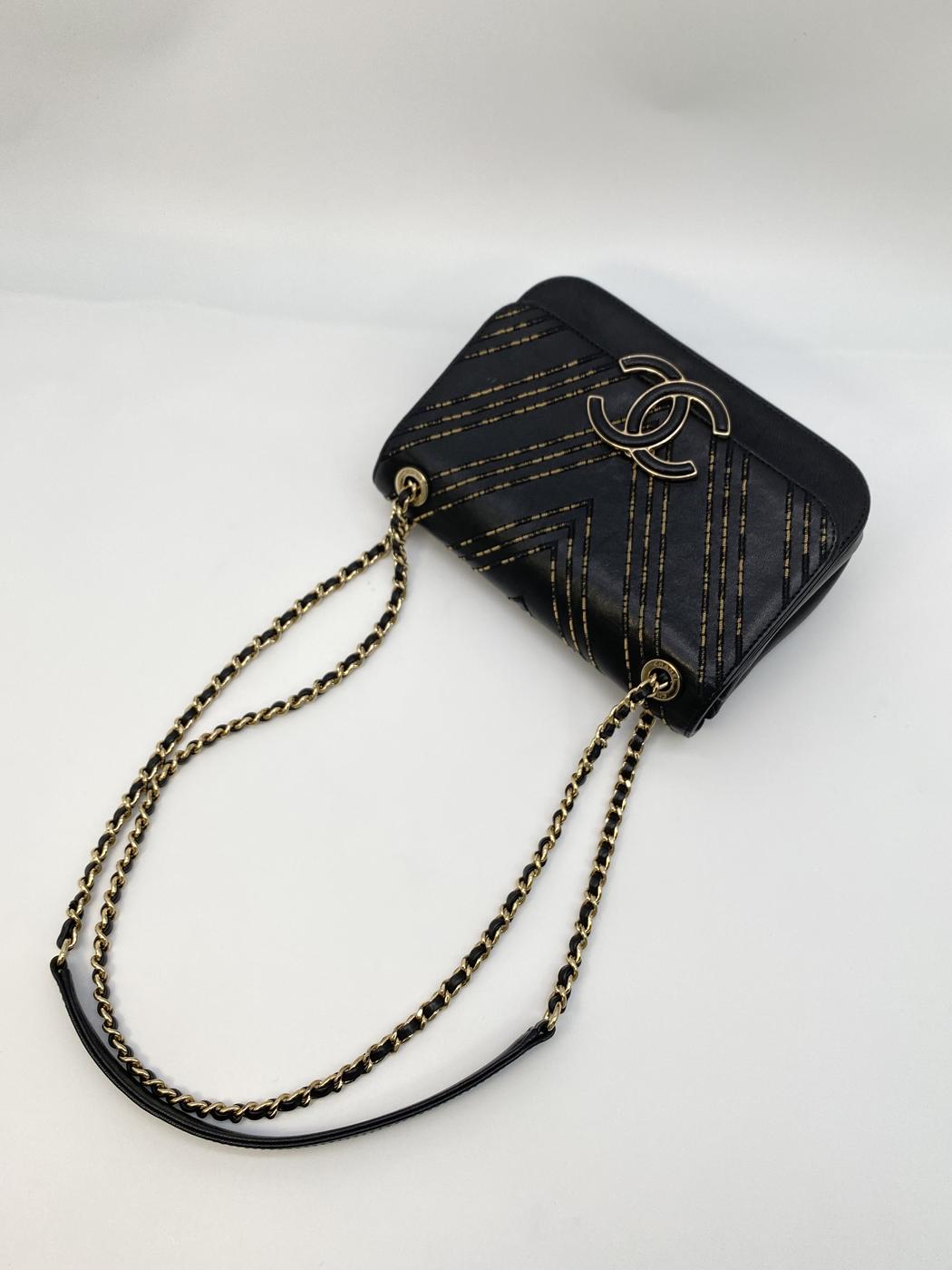 シャネル CHANEL フラップ V ステッチ チェーン ショルダーバッグ 2WAY ココマーク 管理番号：8275