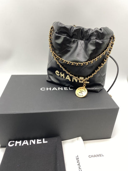 CHANEL シャネル 22 ミニ ハンドバック 黒×チェーンゴールド（ロゴ：ホワイト） 管理番号：8760