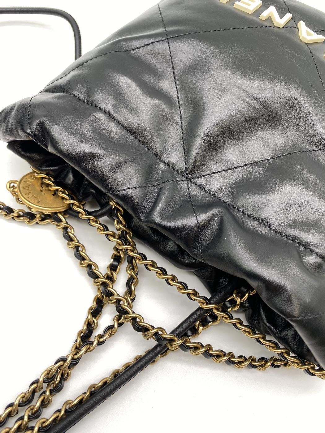 CHANEL シャネル 22 ミニ ハンドバック 黒×チェーンゴールド（ロゴ：ホワイト） 管理番号：8760