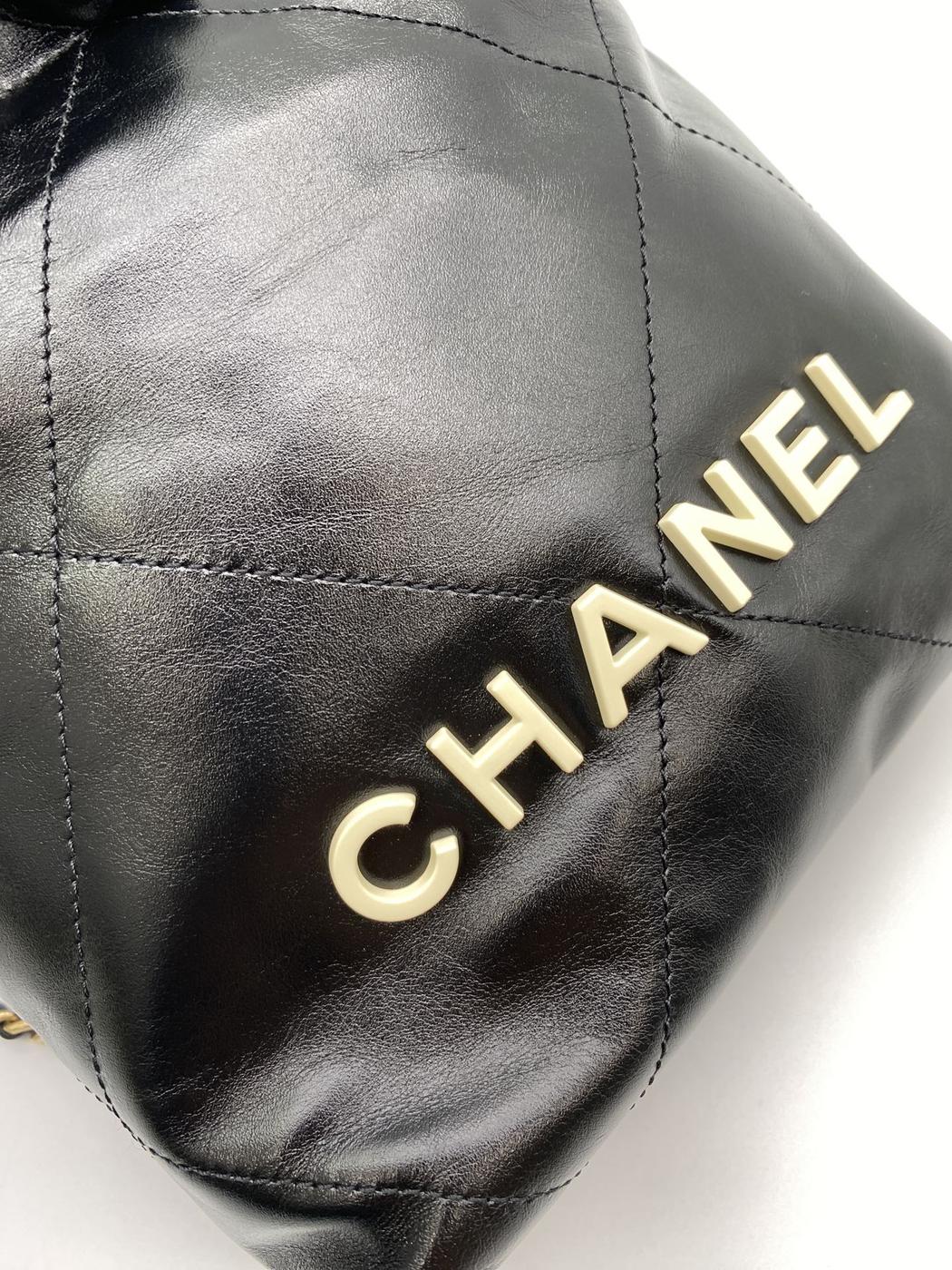 CHANEL シャネル 22 ミニ ハンドバック 黒×チェーンゴールド（ロゴ：ホワイト） 管理番号：8760