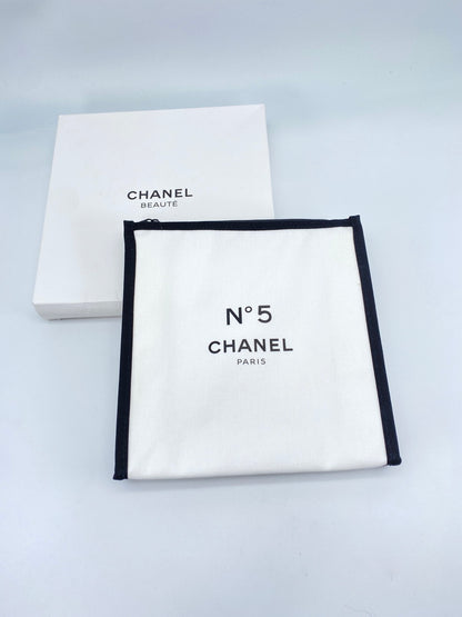 CHANEL ノベルティ コスメポーチ パフューム No.5 ホワイト×ブラック 管理番号：9249