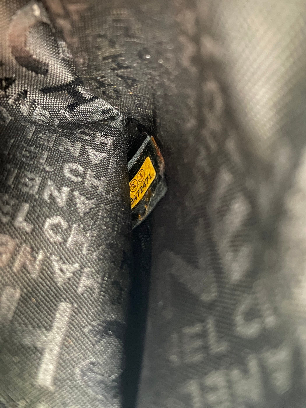 CHANEL シャネル 小物入れ 化粧ポーチ ポーチ サテン カーキ 管理番号：9393