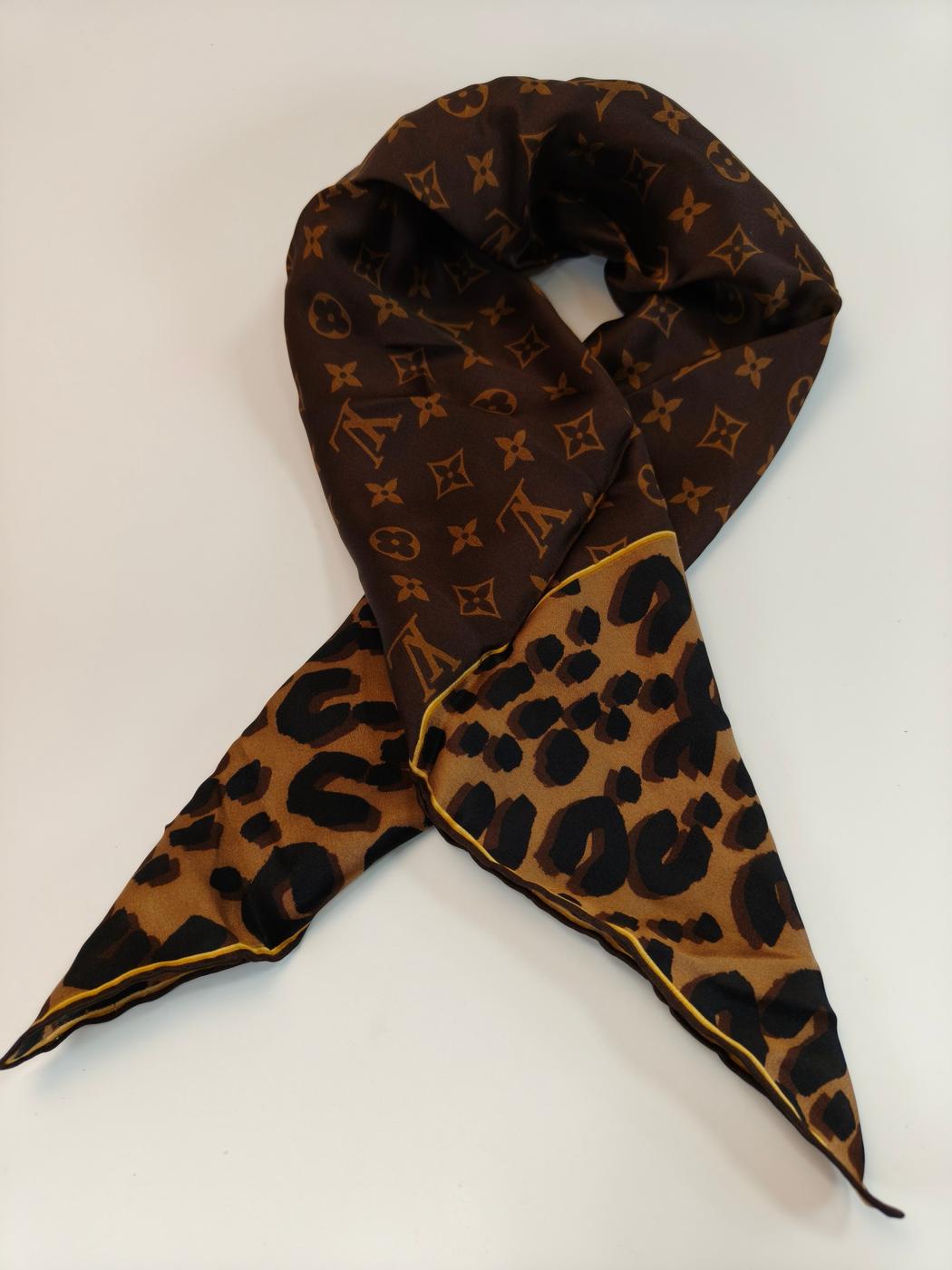 LOUIS VUITTON ルイヴィトン モノグラム M72124 ストール スカーフ シルク レオパード ヒョウ柄 ブラウン 管理番号：10307