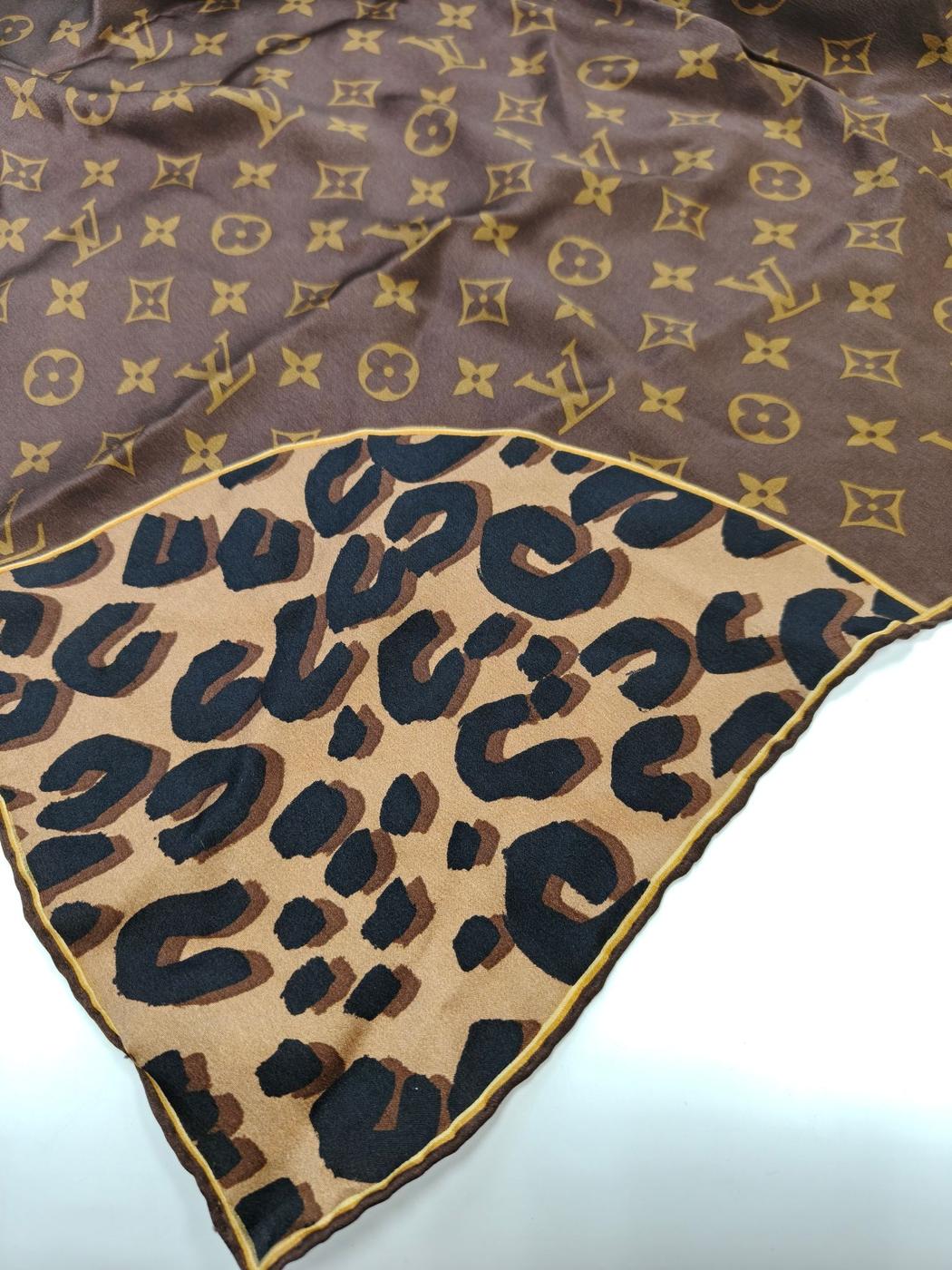 Louis Vuitton Carre Monogram Leopard Silk Scarf Brown Model Number: 11122