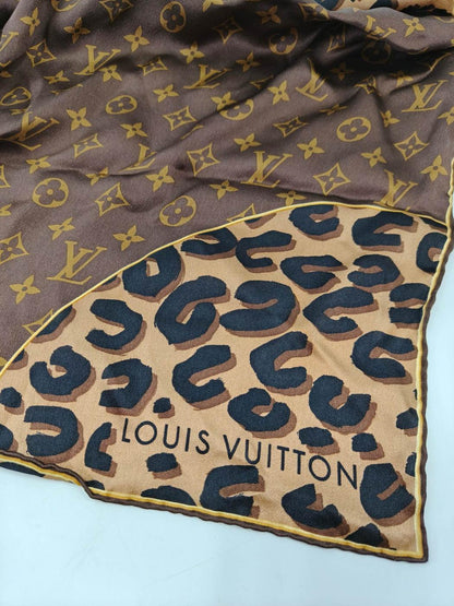 Louis Vuitton Carre Monogram Leopard Silk Scarf Brown Model Number: 11122
