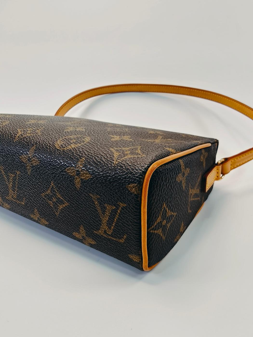 LOUIS VUITTON ルイ・ヴィトン モノグラム レシタル ワンショルダー ハンドバッグ M51900　 管理番号：9743
