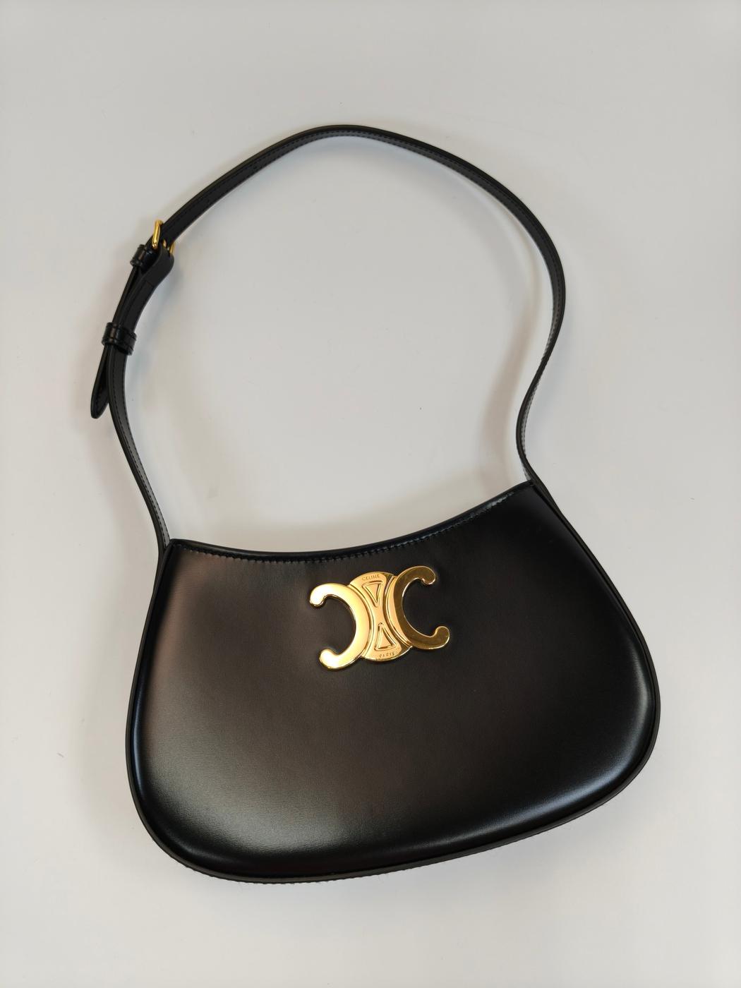 セリーヌ CELINE ショルダーバッグ ワンショルダー トリオンフ ブラック 11570 管理番号：9858