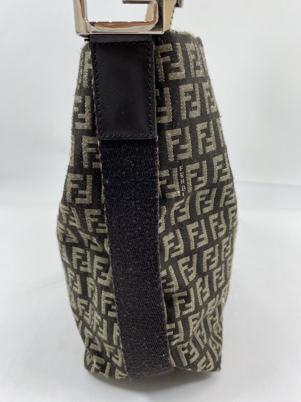 FENDI フェンディ ズッキーノ柄 ショルダーバッグ 斜め掛け キャンバス 管理番号：6667