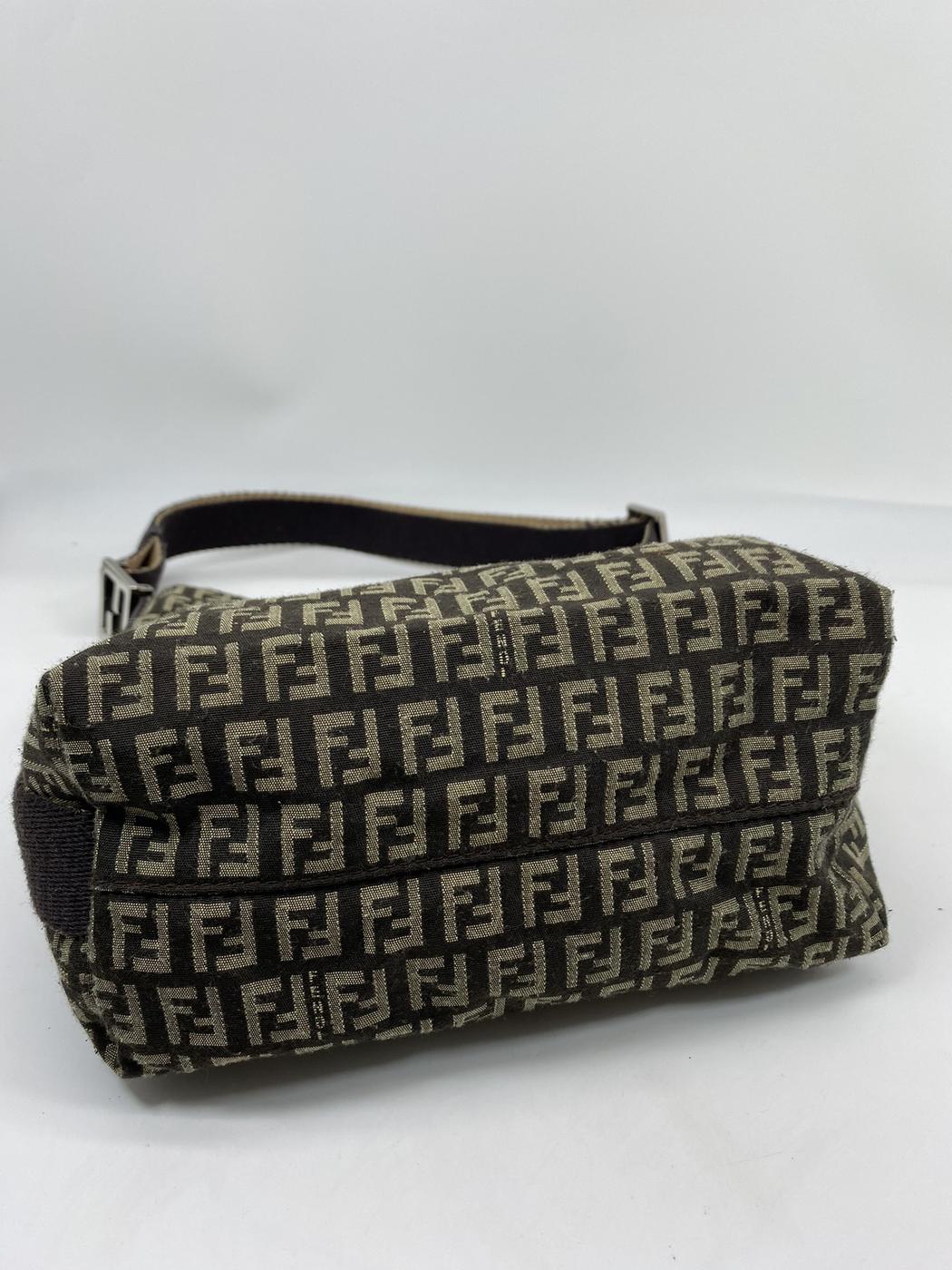 FENDI フェンディ ズッキーノ柄 ショルダーバッグ 斜め掛け キャンバス 管理番号：6667