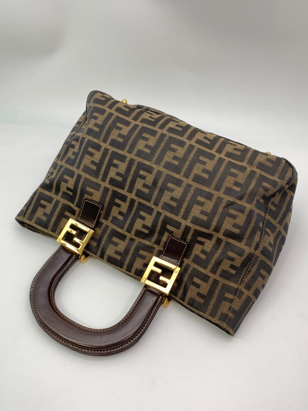 FENDI フェンディ ズッカ柄 ハンドバッグ キャンバス レザー カーキブラウン 茶 ダークブラウン 管理番号：8671