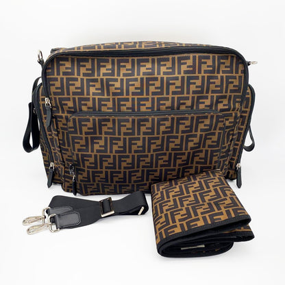 FENDI フェンディ ショルダーバッグ チェンジングバッグ 着替えバッグ 7VB013 ズッカ柄 ブラウン シルバー金具 管理番号：9043