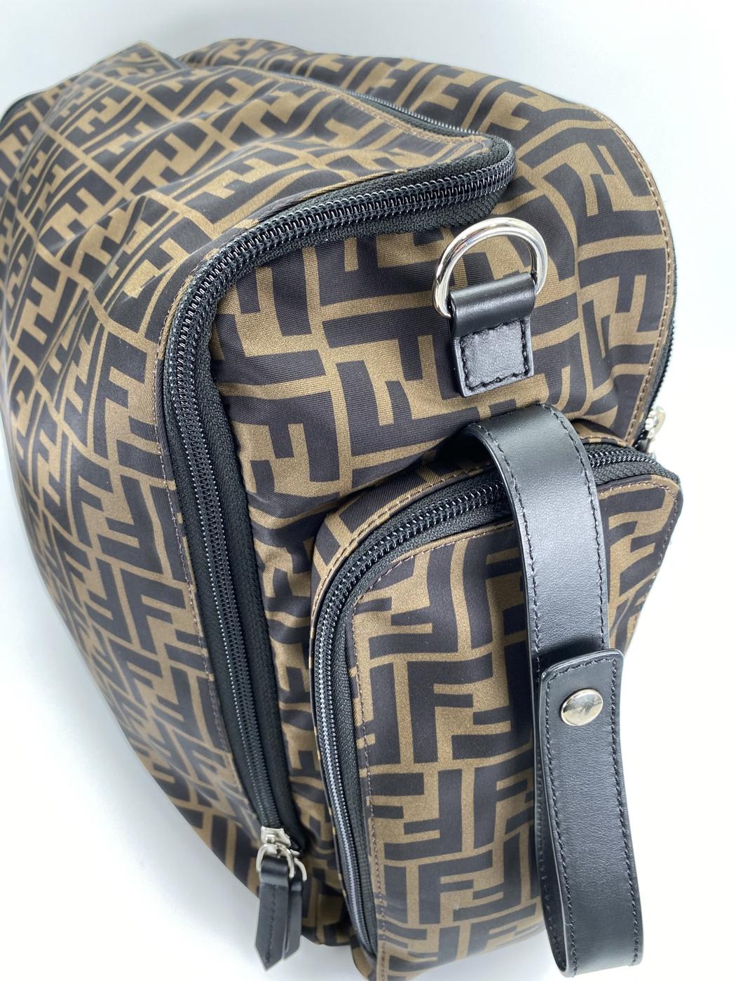 FENDI フェンディ ショルダーバッグ チェンジングバッグ 着替えバッグ 7VB013 ズッカ柄 ブラウン シルバー金具 管理番号：9043