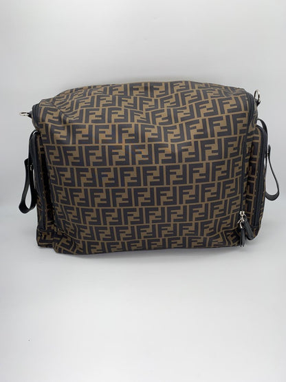 FENDI フェンディ ショルダーバッグ チェンジングバッグ 着替えバッグ 7VB013 ズッカ柄 ブラウン シルバー金具 管理番号：9043