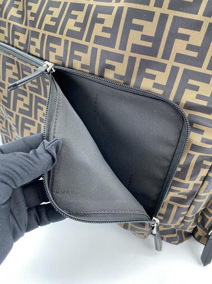 FENDI フェンディ ショルダーバッグ チェンジングバッグ 着替えバッグ 7VB013 ズッカ柄 ブラウン シルバー金具 管理番号：9043