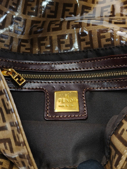 フェンディ FENDI ズッキーノ柄 マンマバケット ワンショルダー ハンドバッグ パテント ベージュ 管理番号：9703