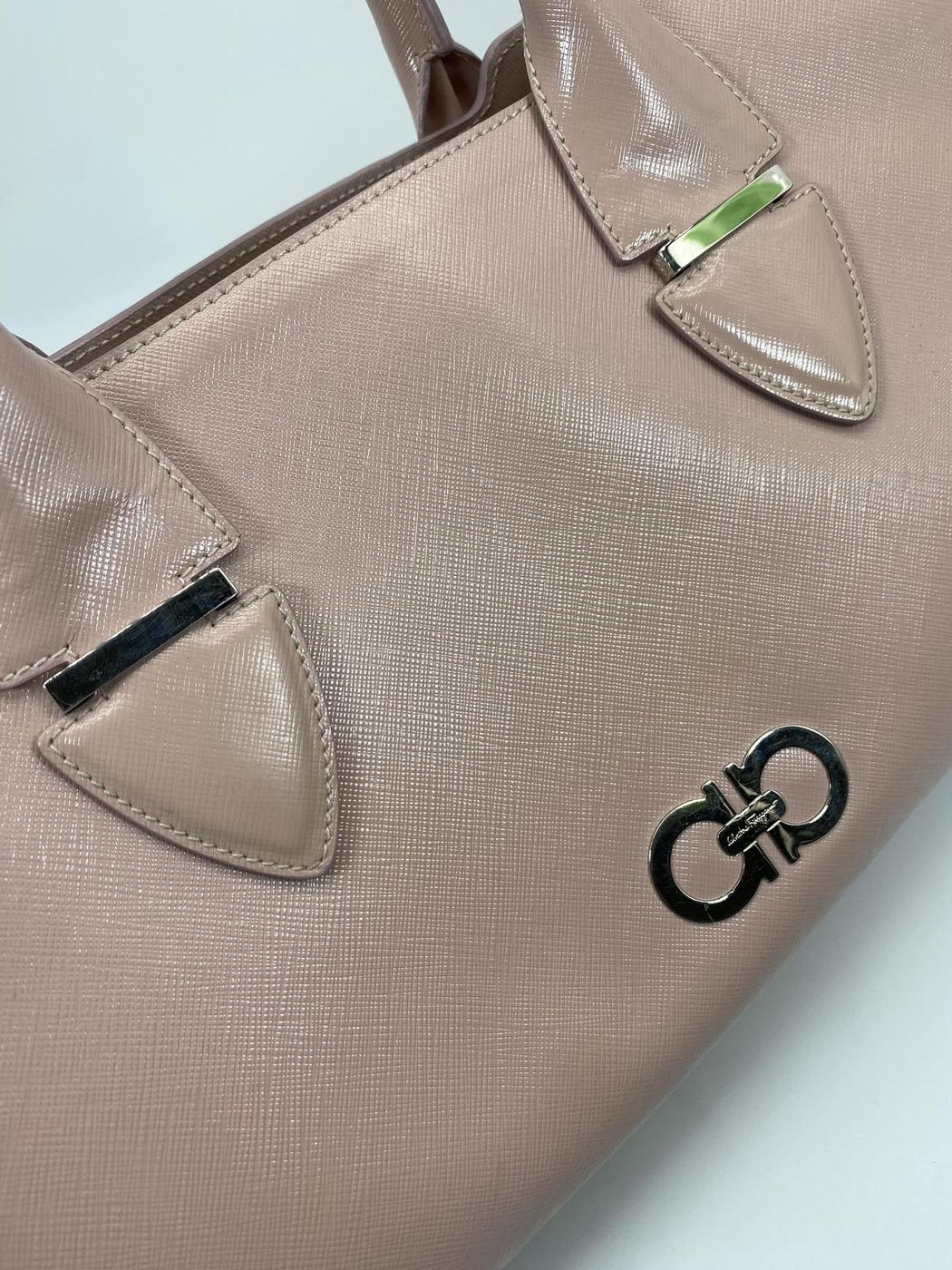Ferragamo フェラガモ ハンドバッグ トートバッグ ガンチーニ ピンク レザー 管理番号：5632