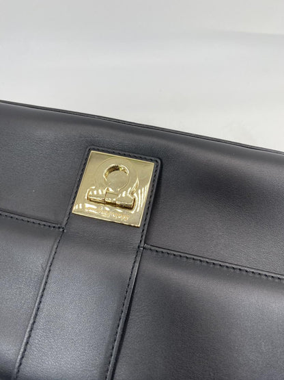 フェラガモ Salvatore Ferragamo ガンチーニ ワンショルダー ハンドバッグ ブラック 管理番号：7169