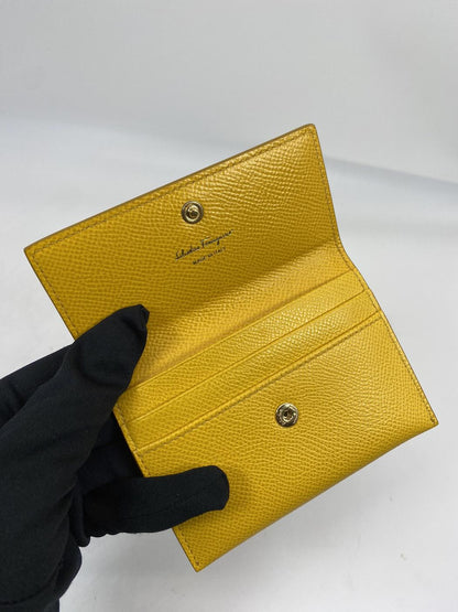 フェラガモ Salvatore Ferragamo パスケース カードケース ヴァラリボン 黄色 イエロー 管理番号：7196