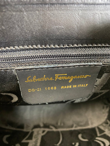 Salvatore Ferragamo サルヴァトーレフェラガモ ハンドバッグ スタッズ ヒール金具 チャーム ゴールド ロゴ金具 カーフレザー 管理番号：9537