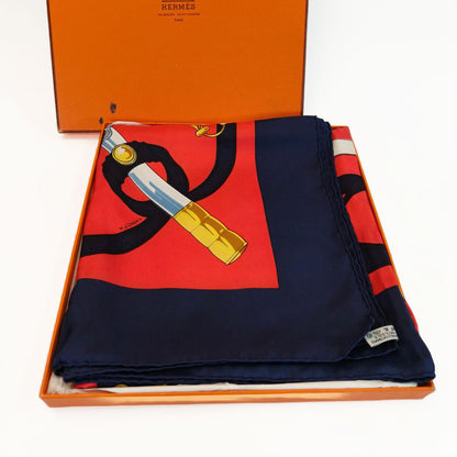 HERMES エルメス スカーフ カレ90 Eperon d'or 黄金の拍車 赤×ネイビー 管理番号：10155