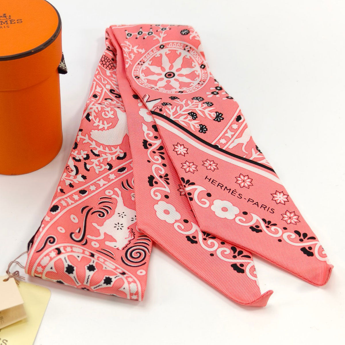 HERMES エルメス スカーフ ツイリー シルク ピンク PEUPLE DU VENT 風の民 管理番号：10204