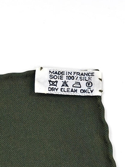 エルメス HERMES カレ 90 L‘ILE DESERTE 無人島 スカーフ シルク カーキ 緑 管理番号：10224