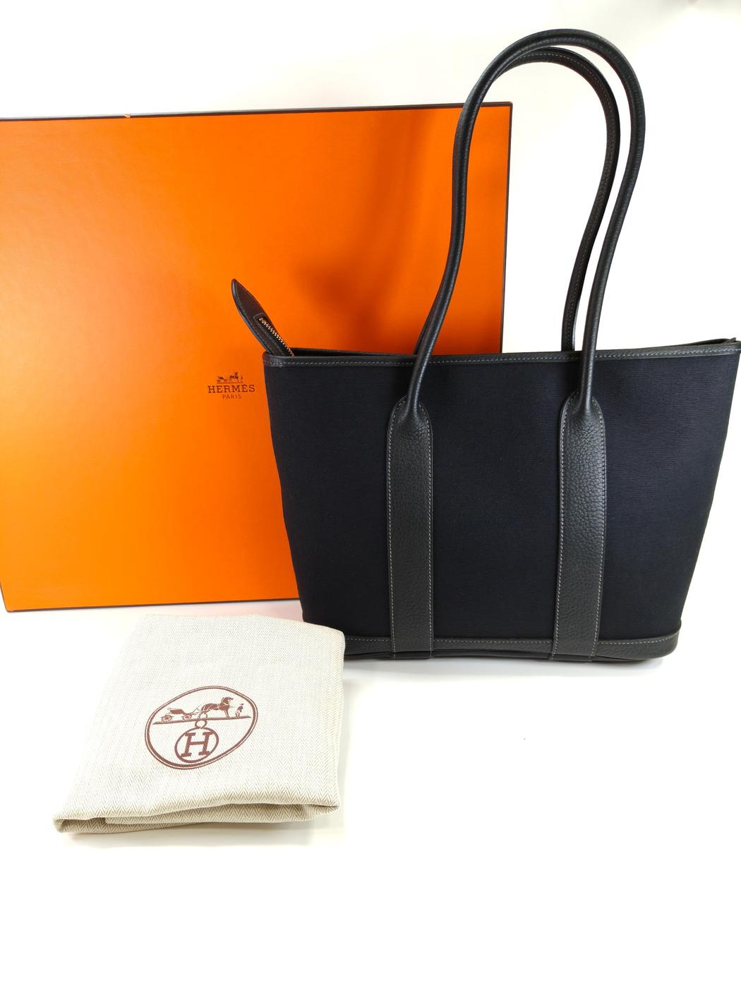HERMES Garden Zip MM Tote Bag, Black, M Stamp, Reference Number: 10471