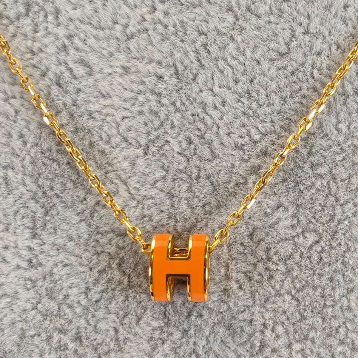 爱马仕迷你 Pop H 项链，金色和橙色，参考编号：10487
