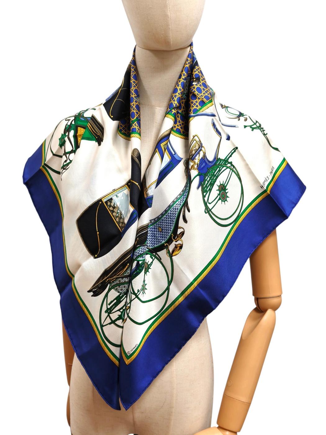 HERMES Carré 90 Carriage White x Blue Scarf Blue Control Number: 11878