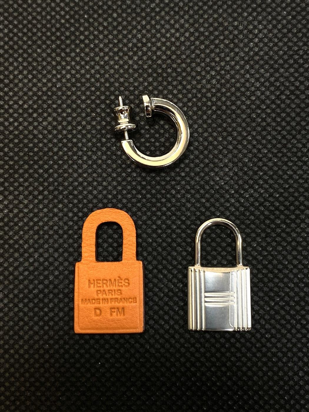エルメス HERMES オーケリー ピアス ヴォースウイフト オレンジ 管理番号：9571