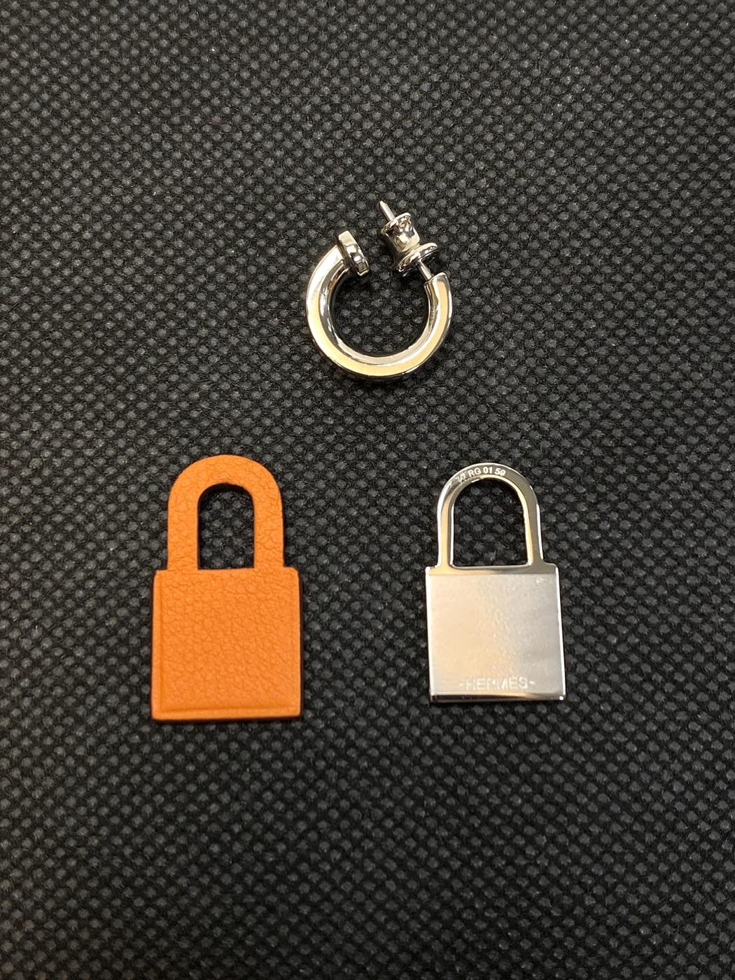 エルメス HERMES オーケリー ピアス ヴォースウイフト オレンジ 管理番号：9571
