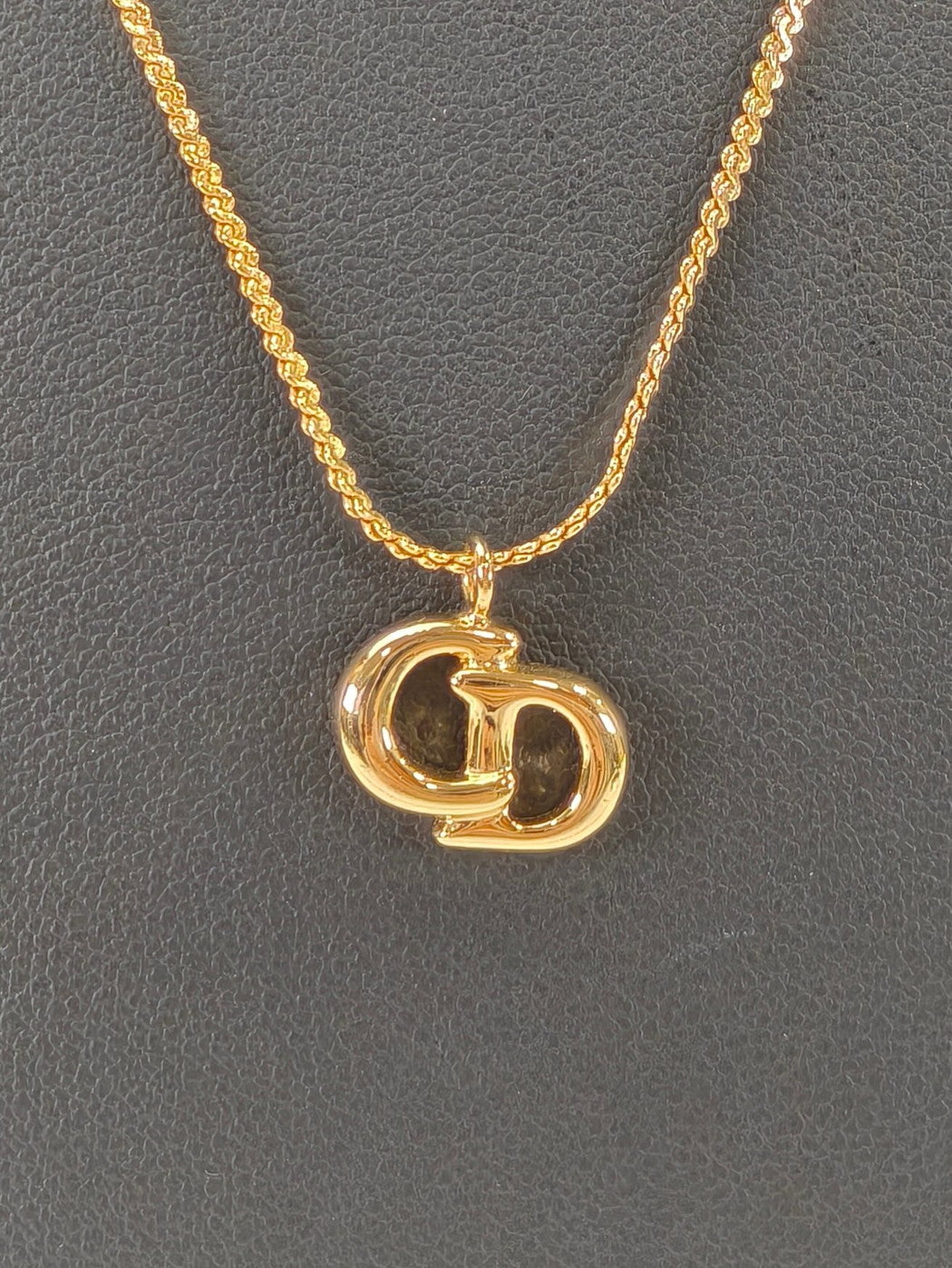 Christian Dior CD Logo Necklace Gold Control Number: 11098