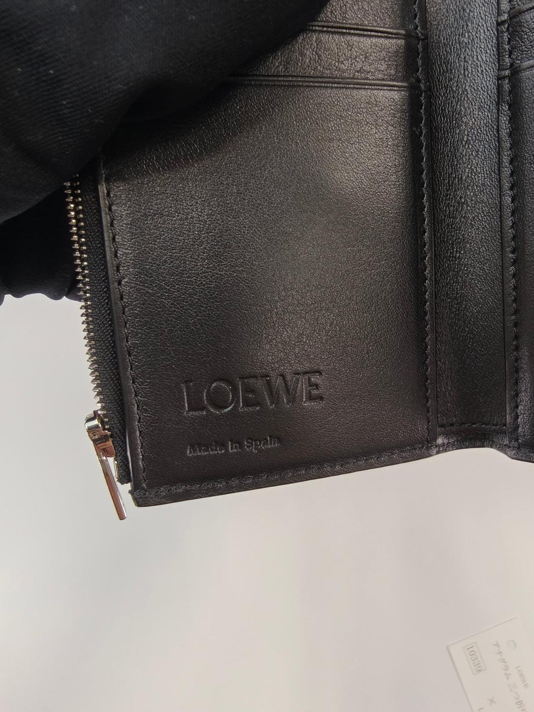 LOEWE ロエベ アナグラム バーティカル トリフォルド ウォレット 三つ折り 財布 ブラック 管理番号：10339