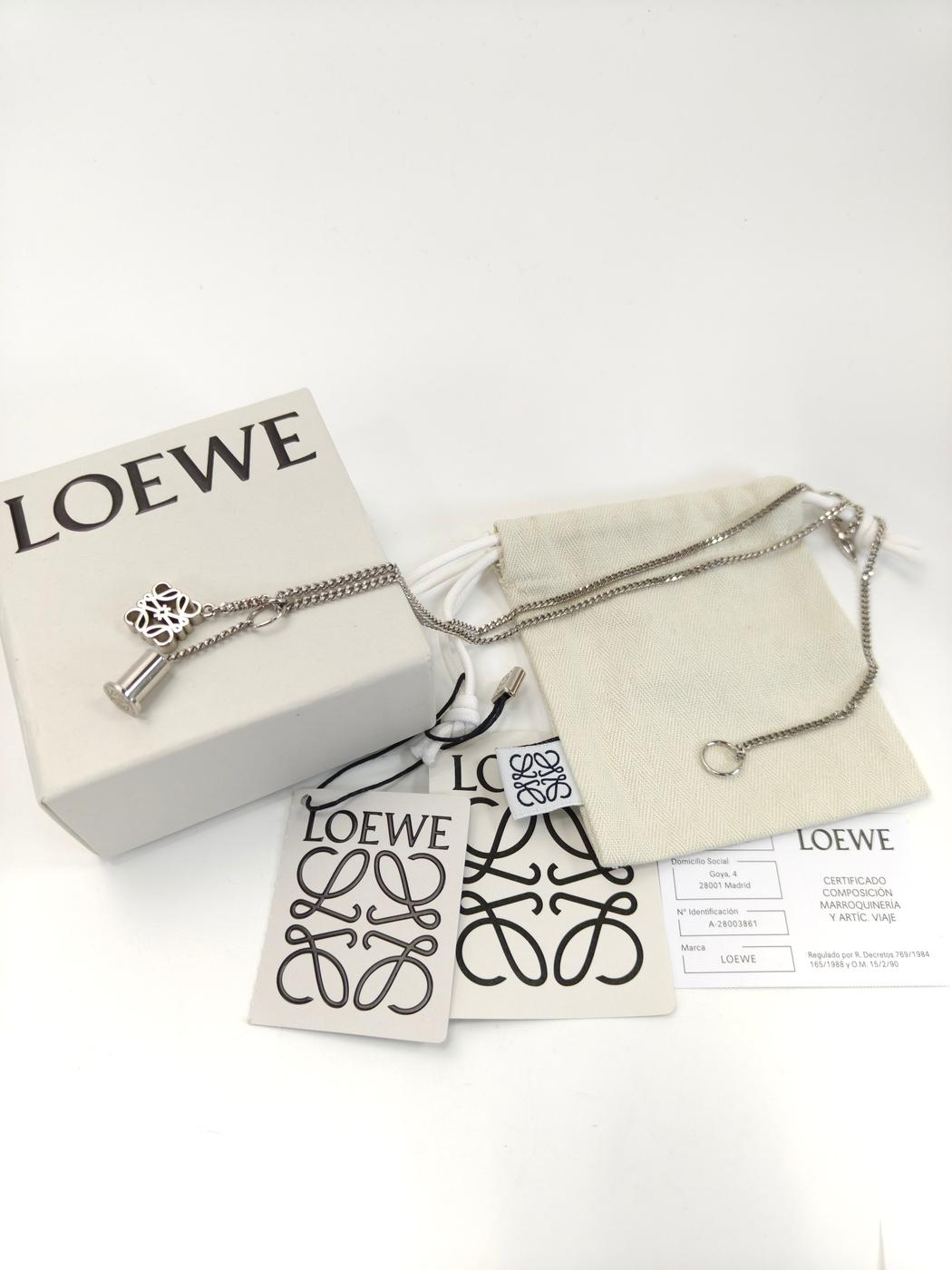 LOEWE 罗意威 Anagram 字母项链 银色 款号：11179