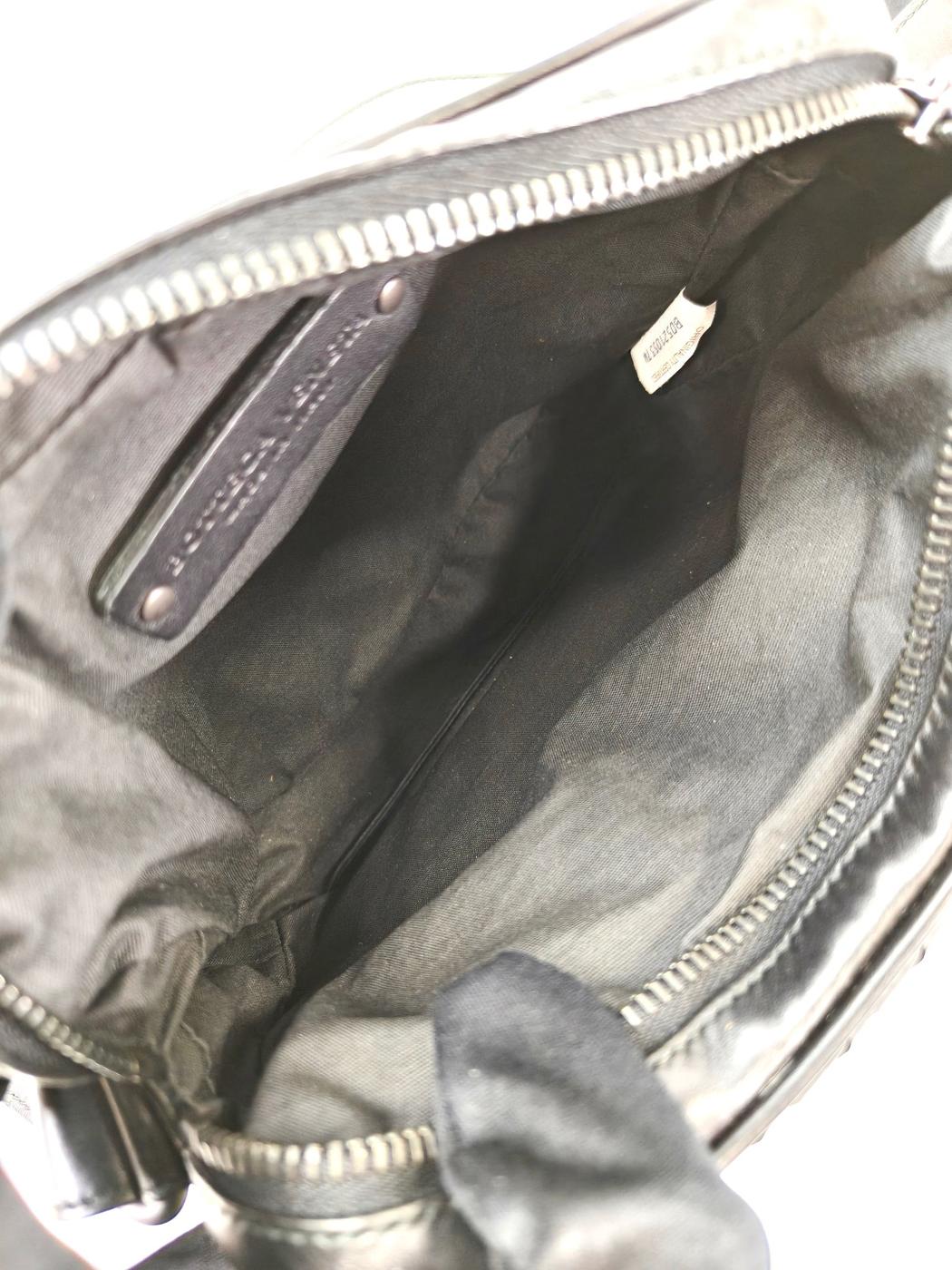 BOTTEGA VENETA ボッテガベネタ イントレチャート ショルダーバッグ ブラック 管理番号：10642